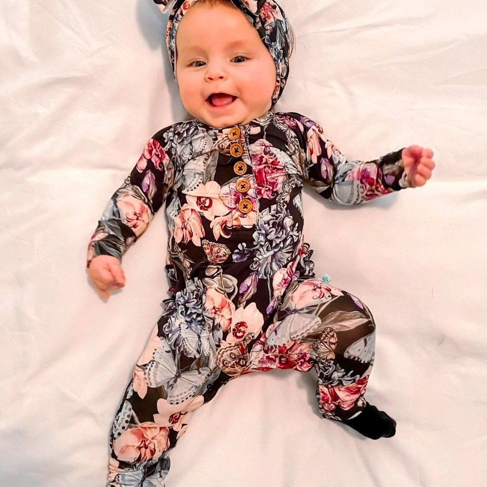 NWT Posh Peanut Chelsea - Long Sleeve Ruffled Henley Romper 0-3 months